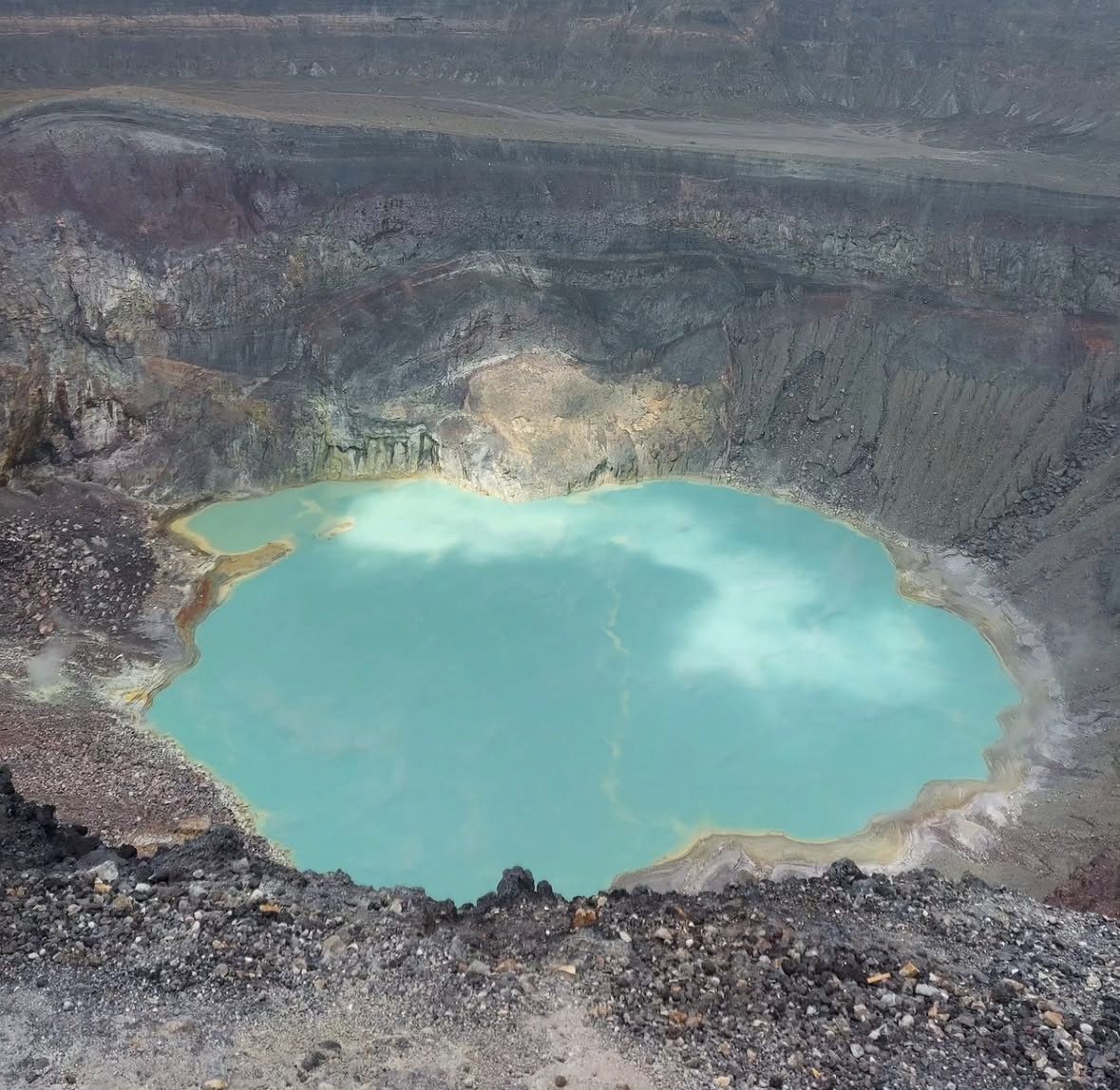 Briefing de sécurité au départ d'une excursion au volcan Santa Ana avec les gardes du parc